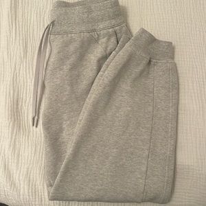 Lululemon Heather Gray Scuba Jogger